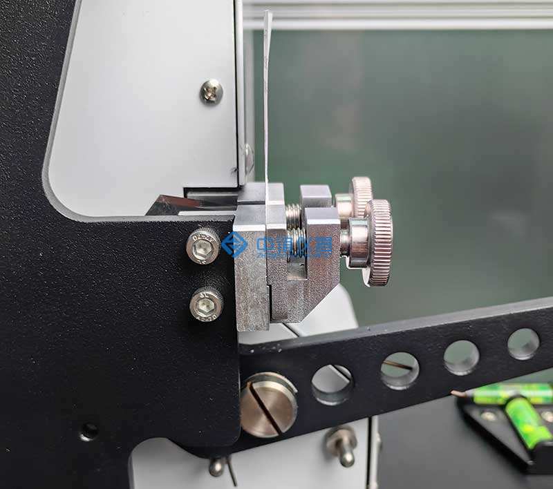 薄膜撕裂度儀細節(jié)圖 薄膜撕裂度儀細節(jié)圖